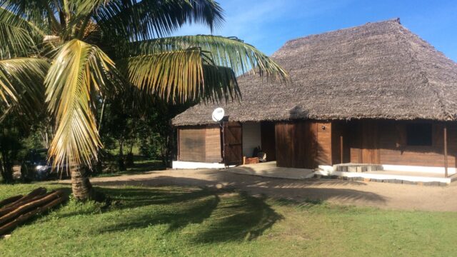 Beach bungalow in Mahambo with solar power and water