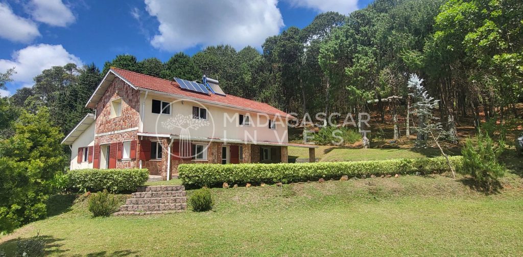 Image montrant la magnifique villa Meltem sur le lac Mantasoa