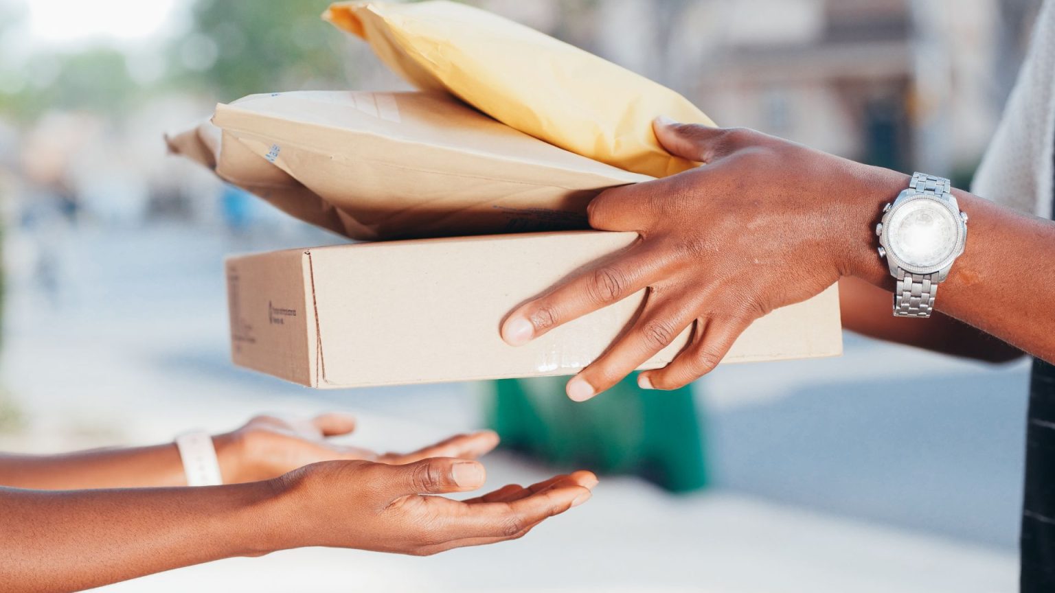 Sending Parcels & Packages to Madagascar: Everything You Need to Know