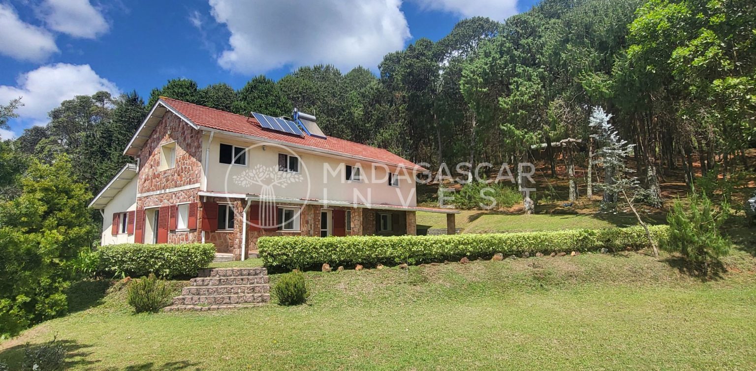 Private-Lakefront-Villa-on-Lake-Mantasoa-1-1536×754