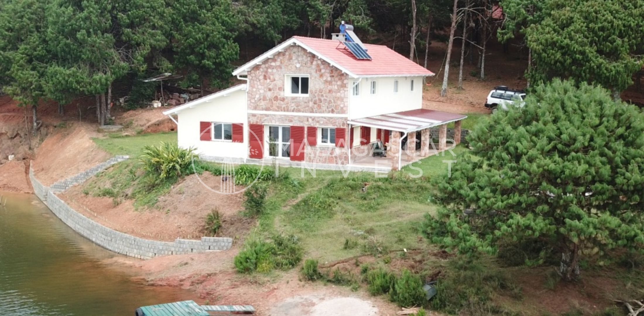 Private-Lakefront-Villa-on-Lake-Mantasoa-2