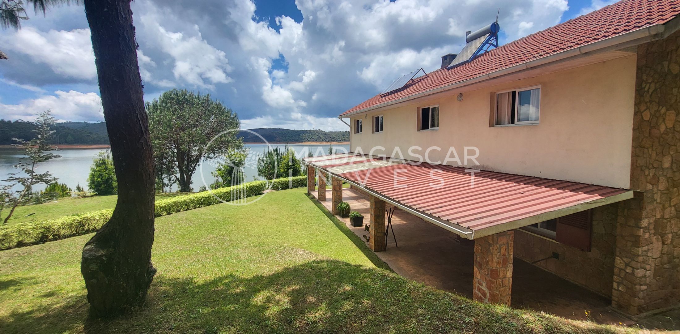 Private-Lakefront-Villa-on-Lake-Mantasoa-3