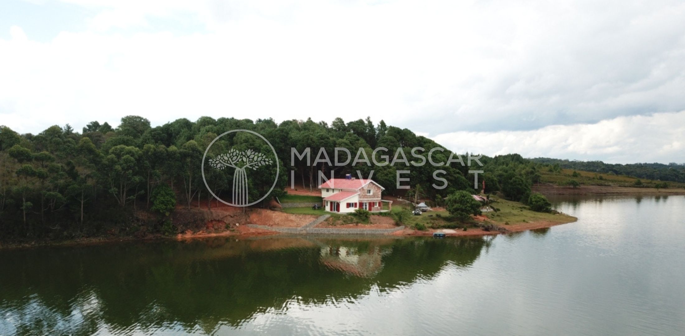 Private-Lakefront-Villa-on-Lake-Mantasoa-4